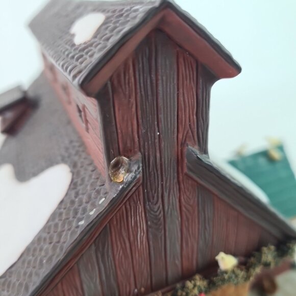 Dept 56 North Eastern Sea Fisheries LTD Dickens Village Lighted House 58316 - Picture 2 of 11